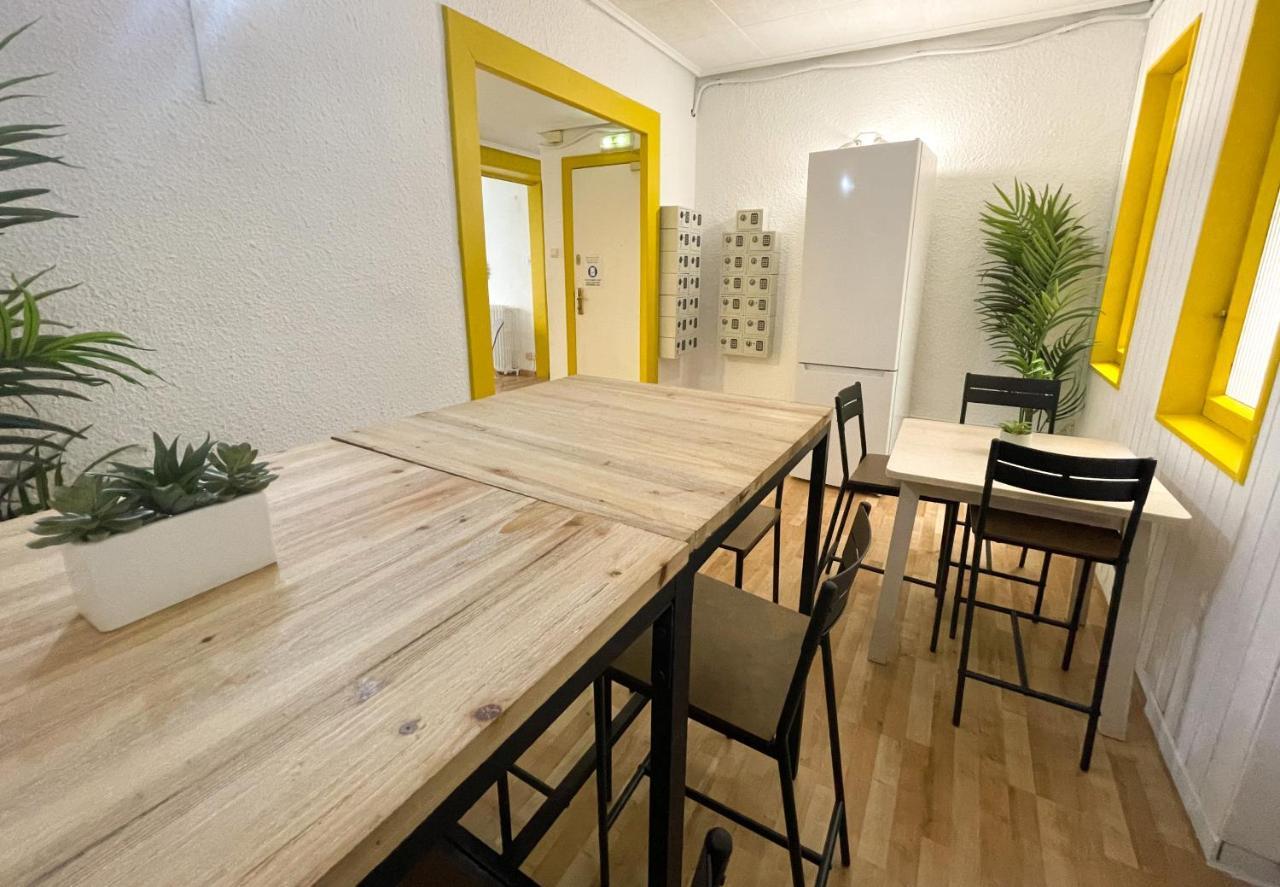 Az The Bridge Hostel - Coliving Zaragoza Eksteriør billede