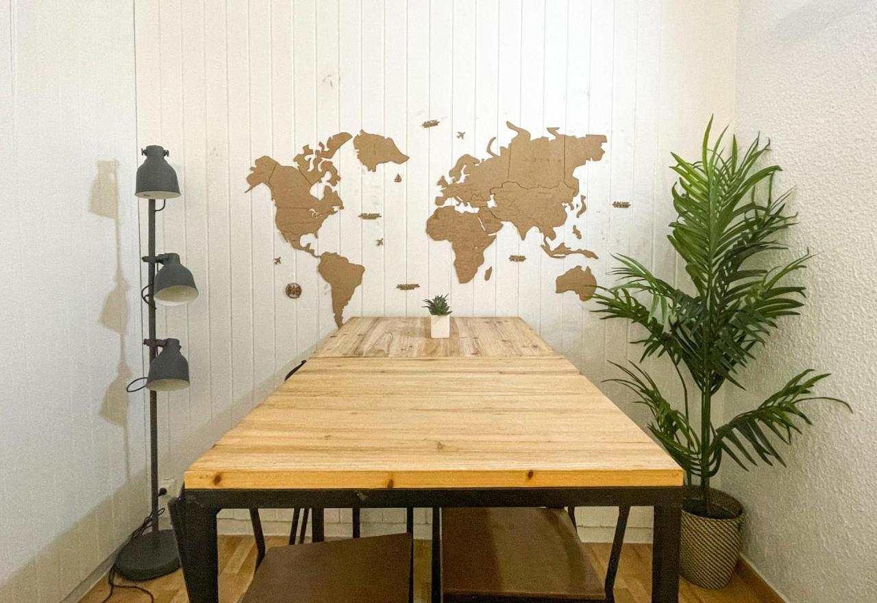 Az The Bridge Hostel - Coliving Zaragoza Eksteriør billede