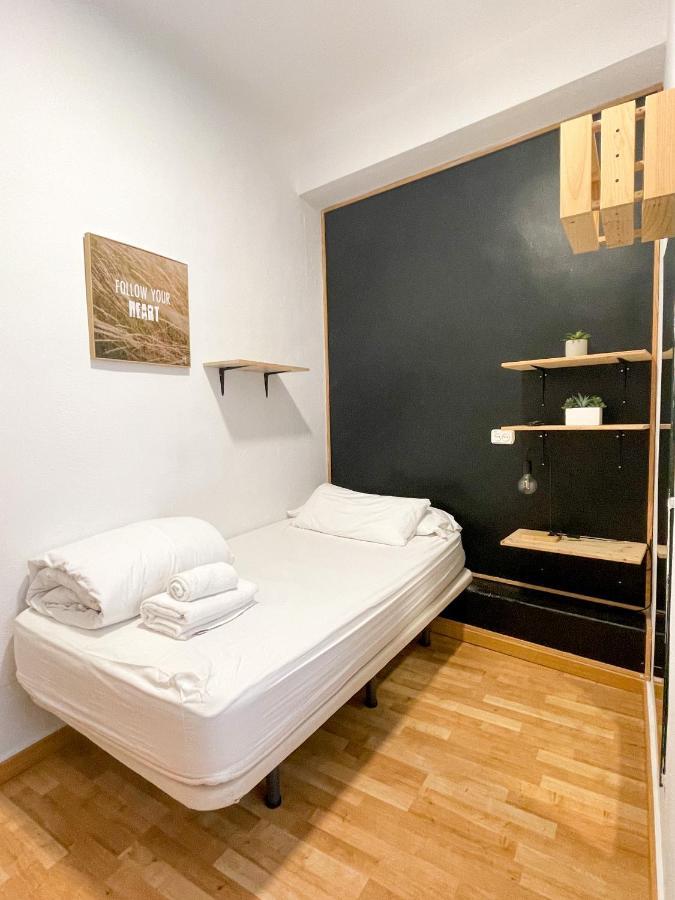 Az The Bridge Hostel - Coliving Zaragoza Eksteriør billede