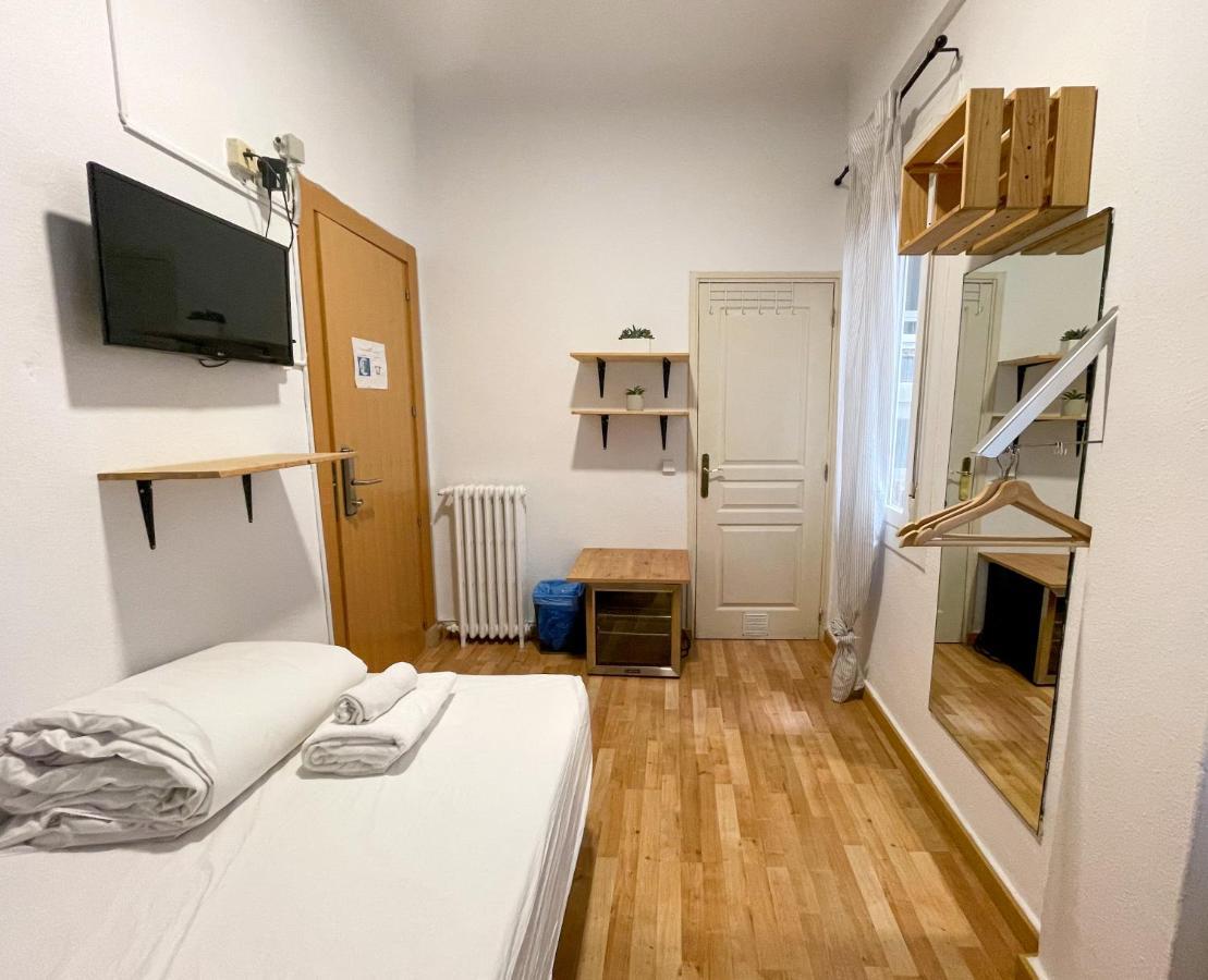 Az The Bridge Hostel - Coliving Zaragoza Eksteriør billede