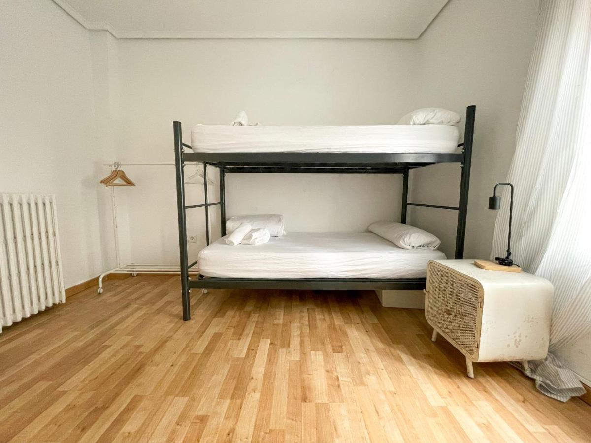 Az The Bridge Hostel - Coliving Zaragoza Eksteriør billede