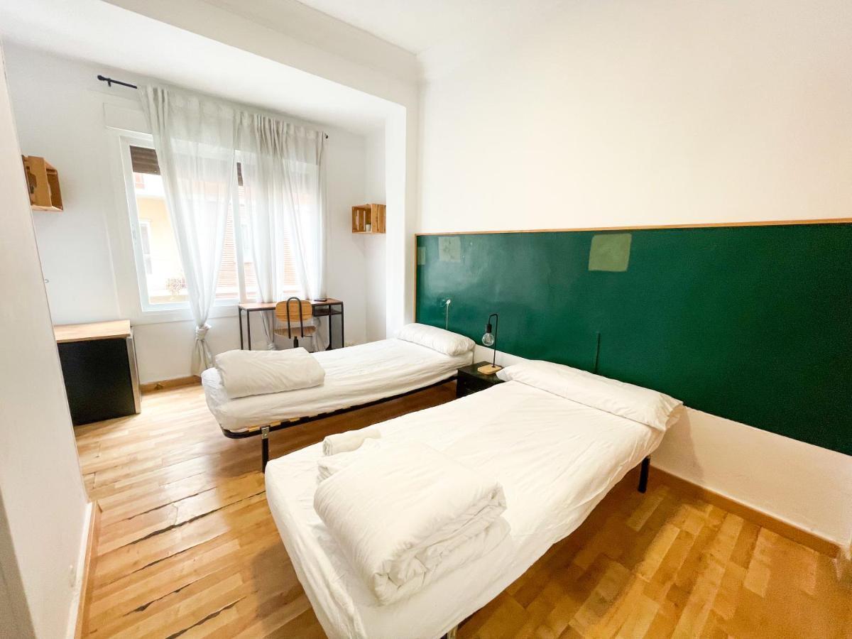 Az The Bridge Hostel - Coliving Zaragoza Eksteriør billede