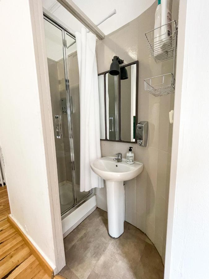 Az The Bridge Hostel - Coliving Zaragoza Eksteriør billede